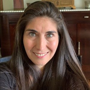 Meet your Posher, Paola